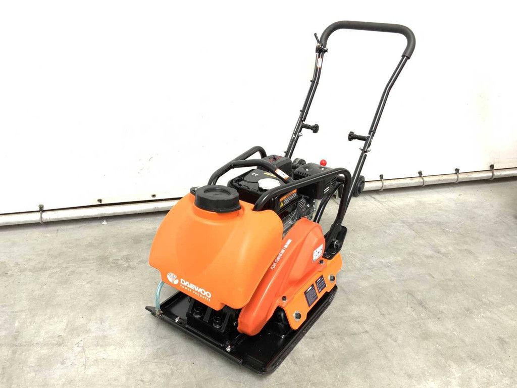 Vibrating plate Daewoo DATM80 2026