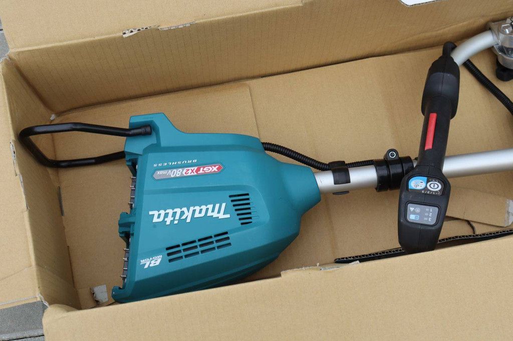 Cordless Brushcutter Makita UR012G Electric 80V In Box New