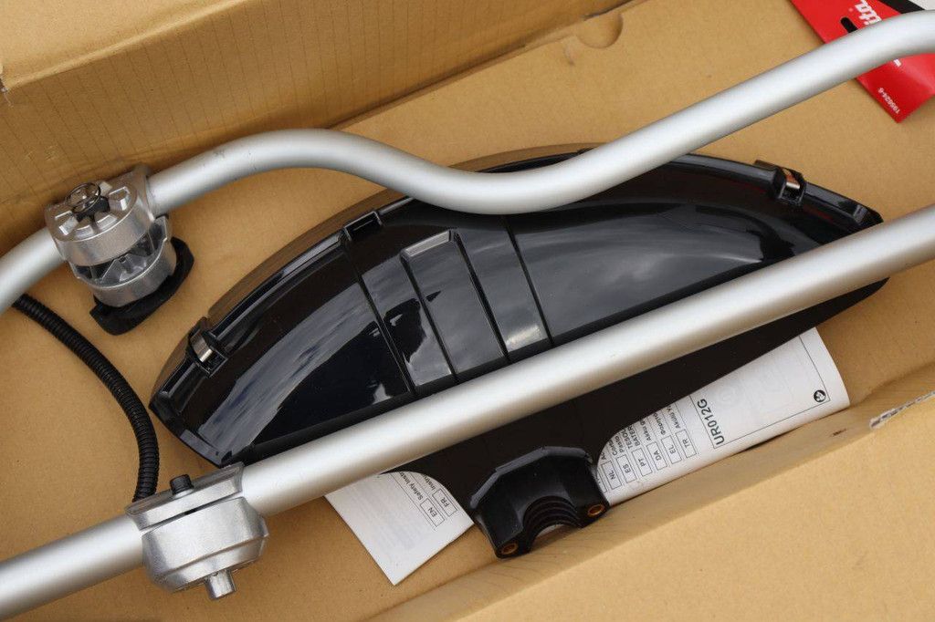 Cordless Brushcutter Makita UR012G Electric 80V In Box New