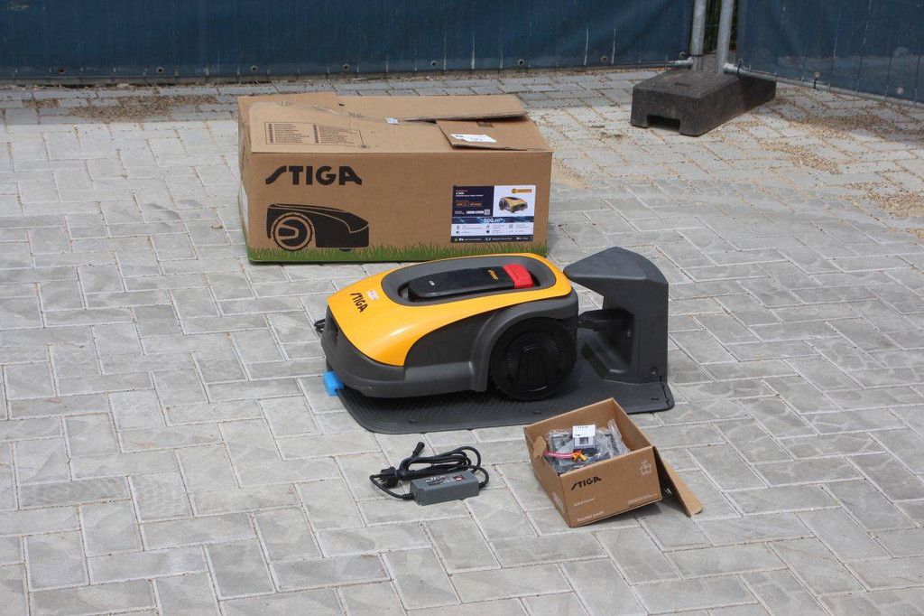 Stiga A1000 Electric Robotic Mower (GPS system) New