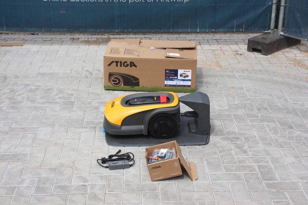 Stiga A1000 Electric Robotic Mower (GPS system) New