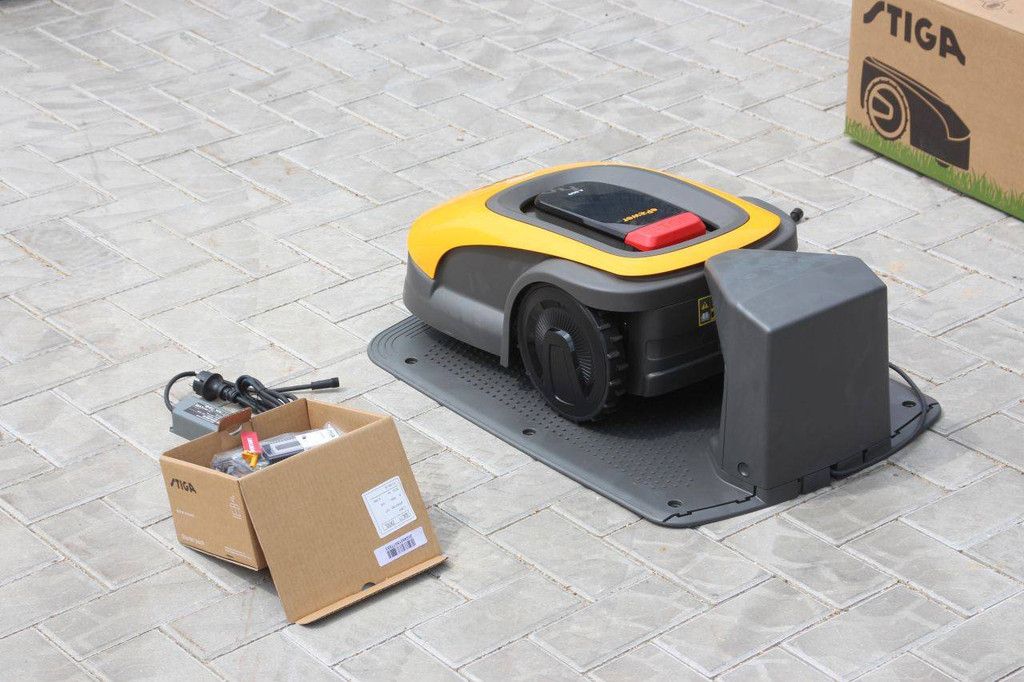 Stiga A1000 Electric Robotic Mower (GPS system) New