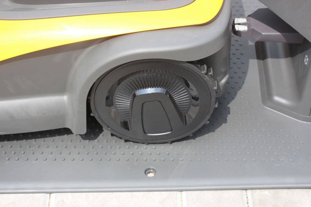 Stiga A1000 Electric Robotic Mower (GPS system) New