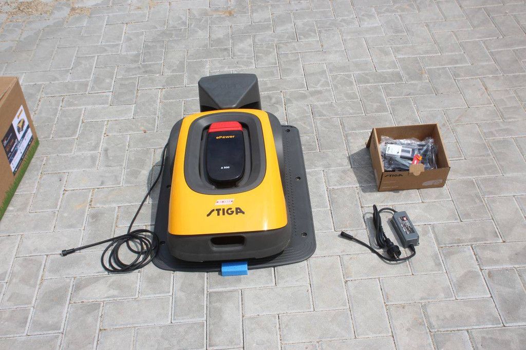 Stiga A1000 Electric Robotic Mower (GPS system) New