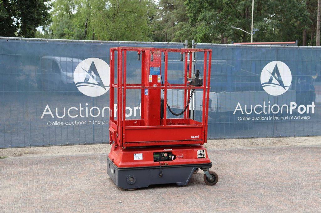 Bravi Lui Mini Electric Mast Lift