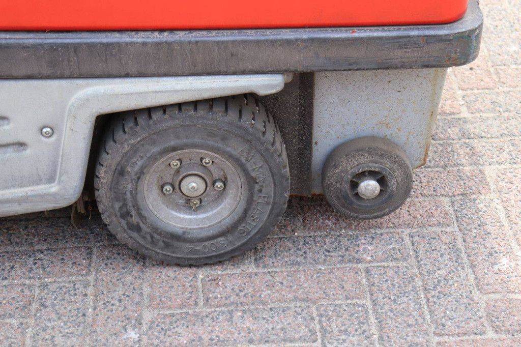 Sweeper Teknova TK1000S Petrol 5.5hp 2001