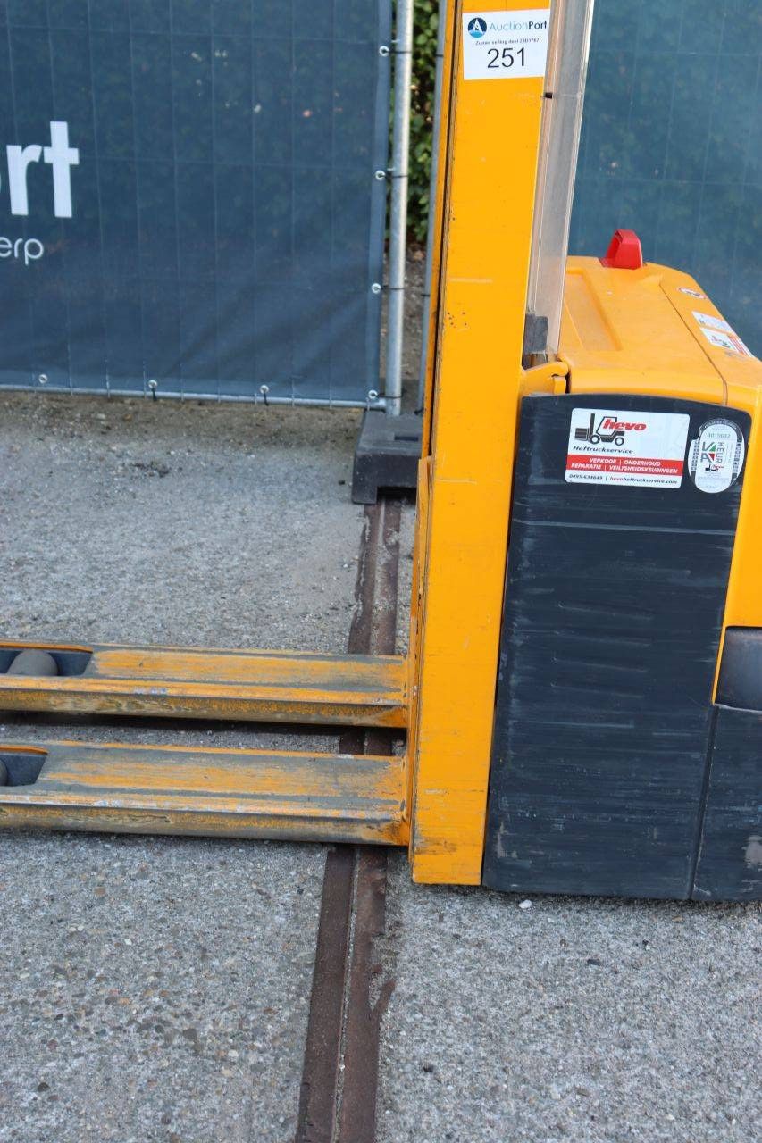 Stacker Jungheinrich EJC 110 Electric 1600kg 3.0m 2008