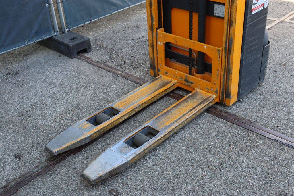 Stacker Jungheinrich EJC 110 Electric 1600kg 3.0m 2008