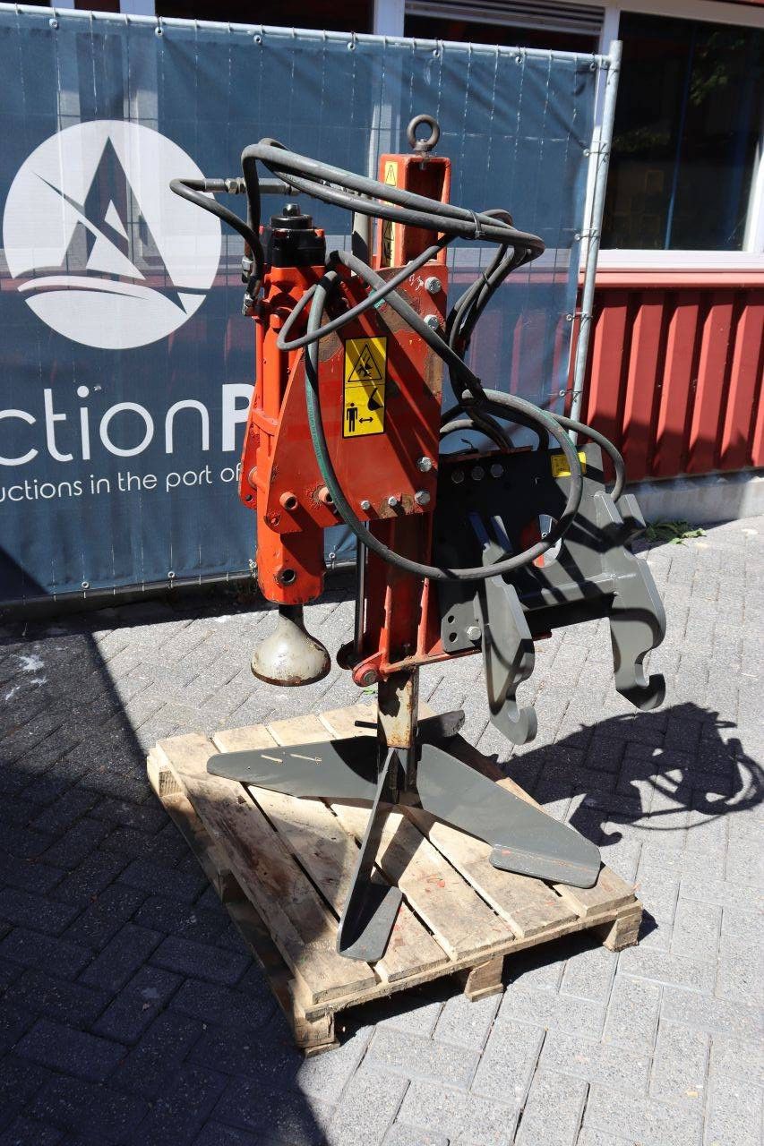 Demolition hammer Rabaud 703390 2014