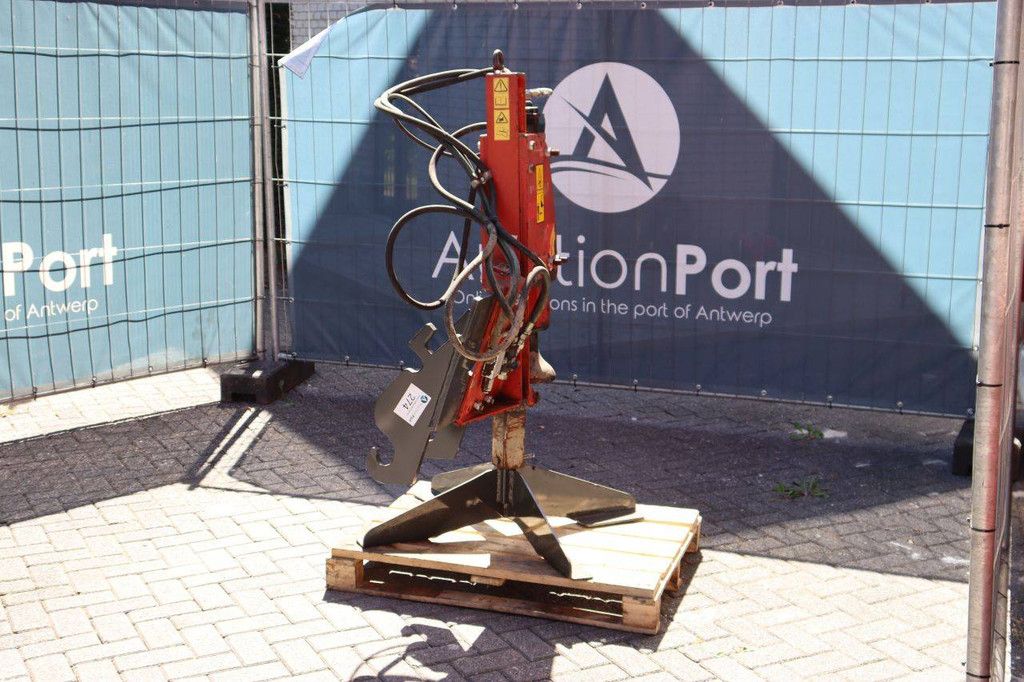 Demolition hammer Rabaud 703390 2014