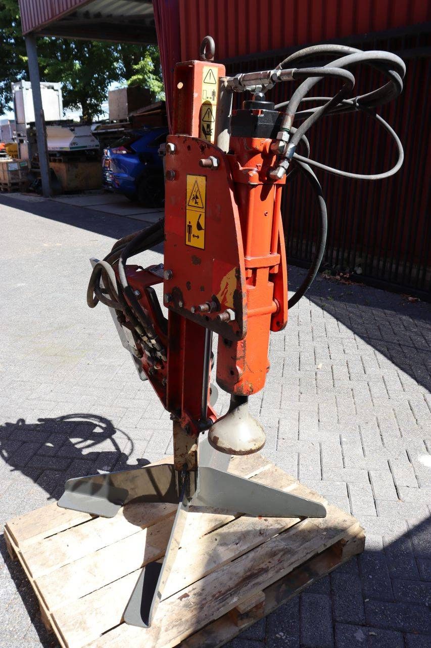 Demolition hammer Rabaud 703390 2014
