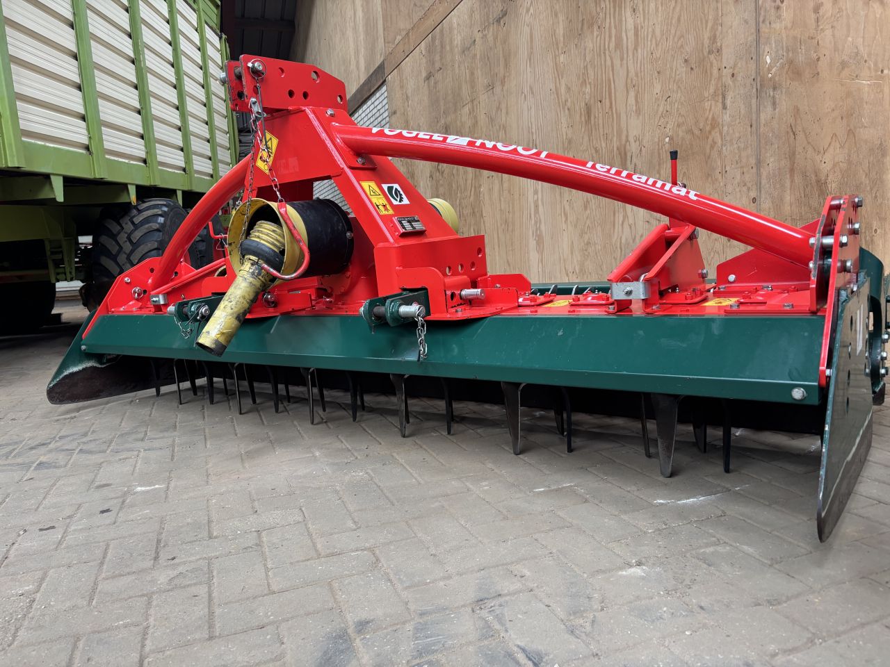 Prachtige vogel en noot rotorkopeg Terramat TM 300