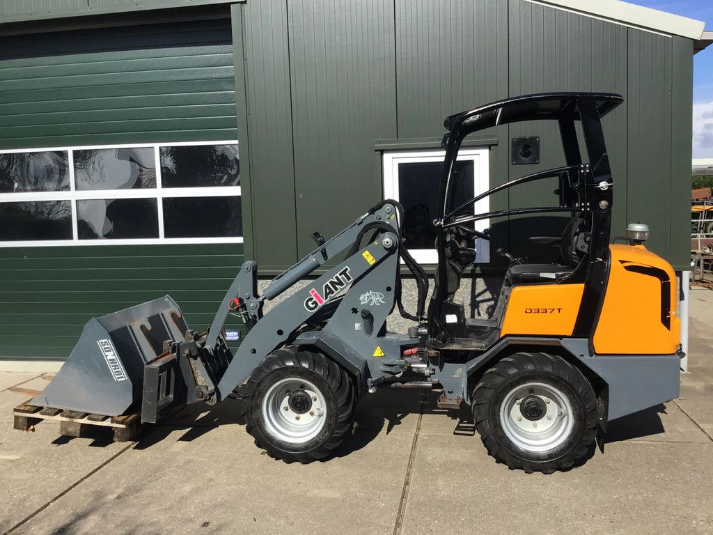 Giant D337T