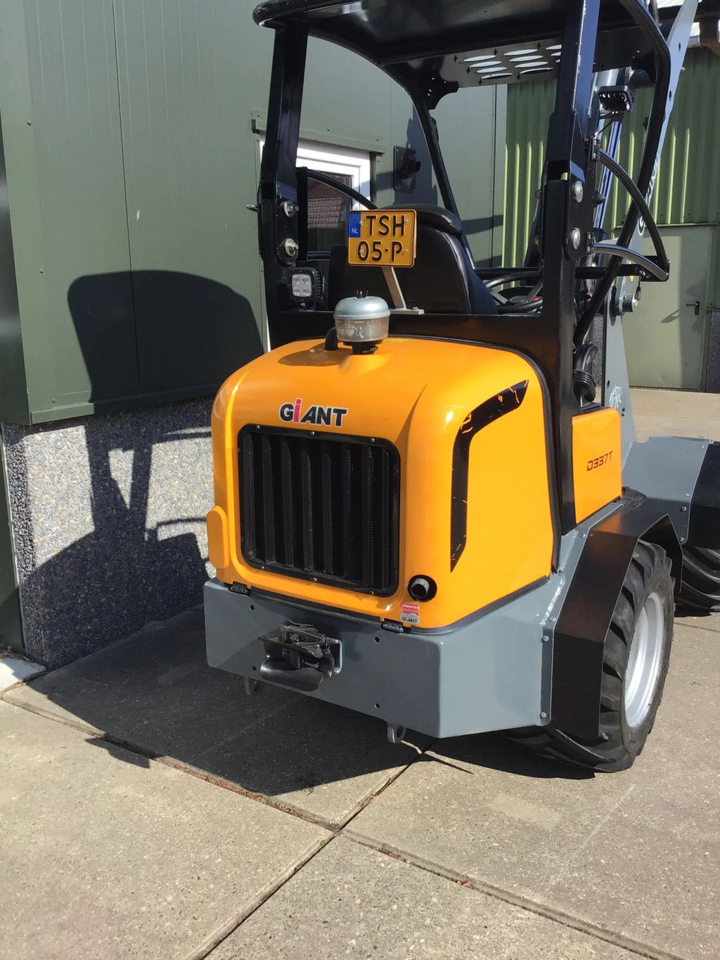 Giant D337T