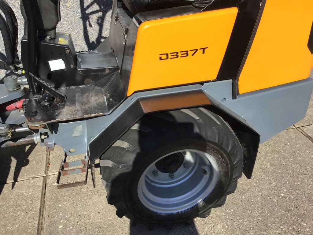 Giant D337T