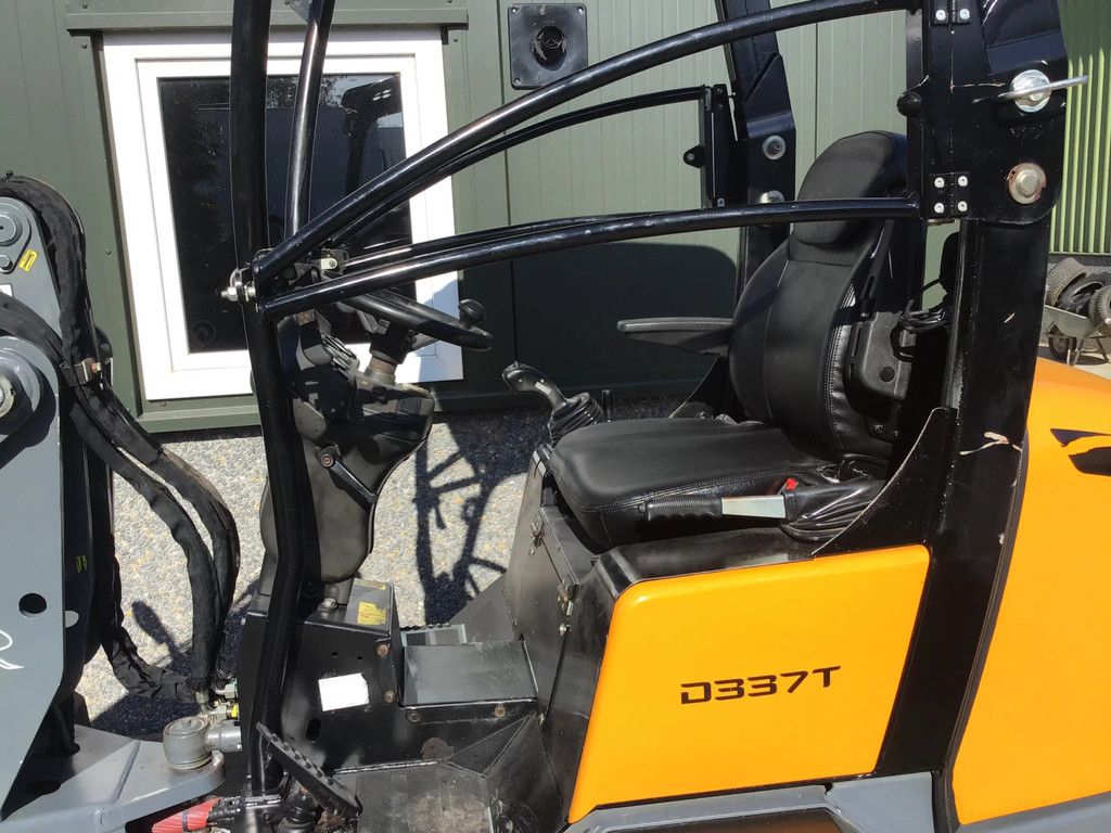 Giant D337T