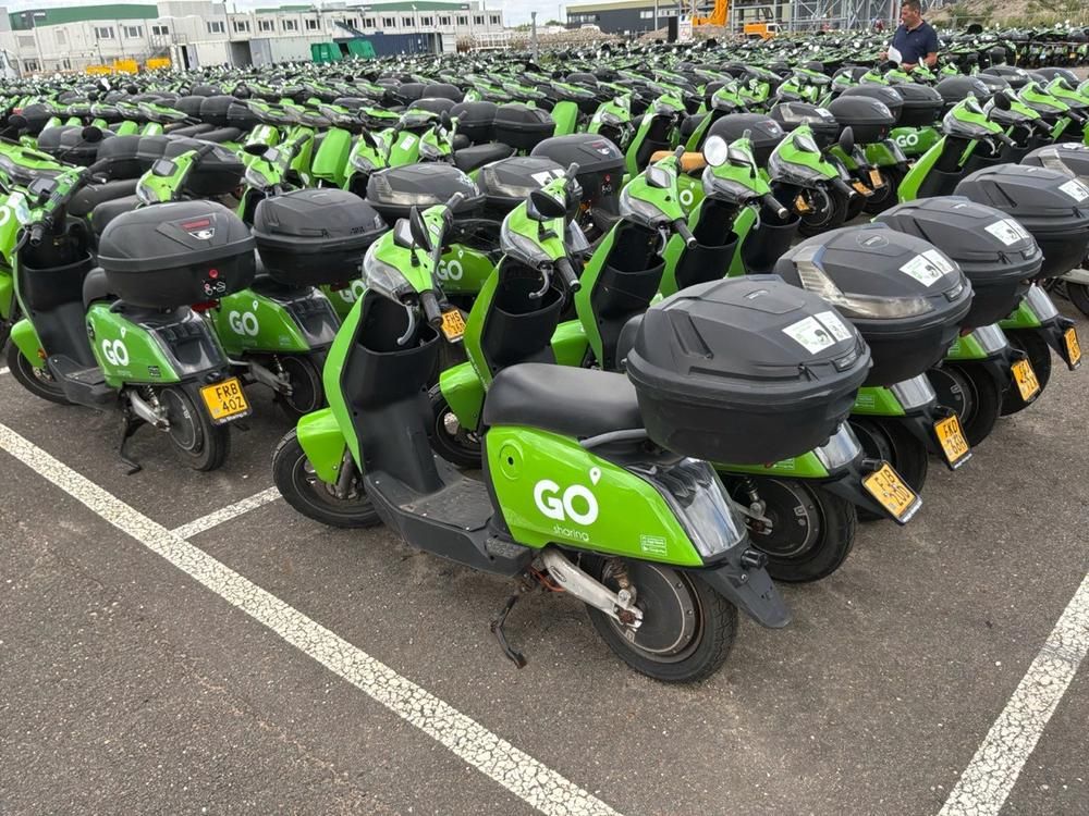 Super SOCO CUx electric fixer upper scooters (10x)