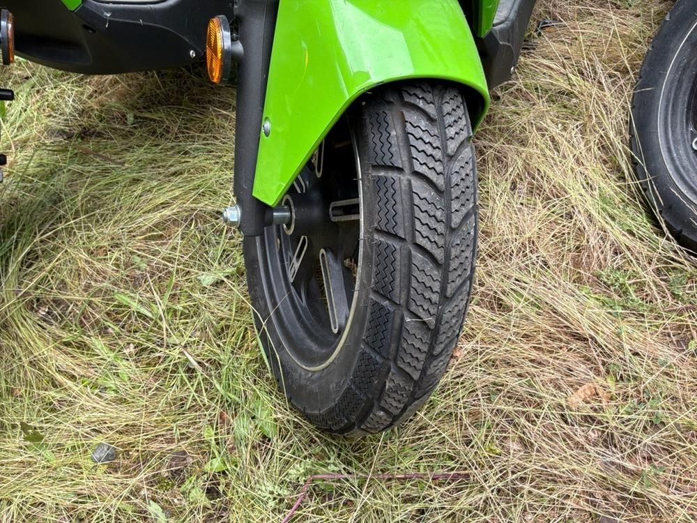 Super SOCO CUx electric fixer upper scooters (5x) and electric step (1x)