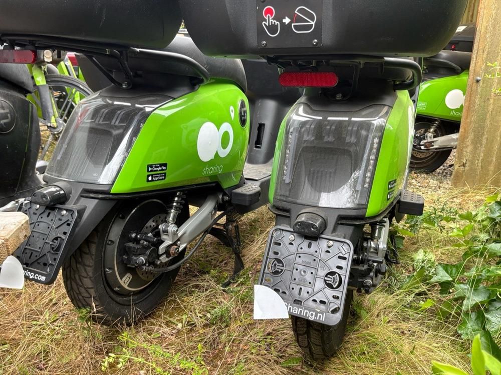 Super SOCO CUx electric fixer upper scooters (5x) and electric step (1x)