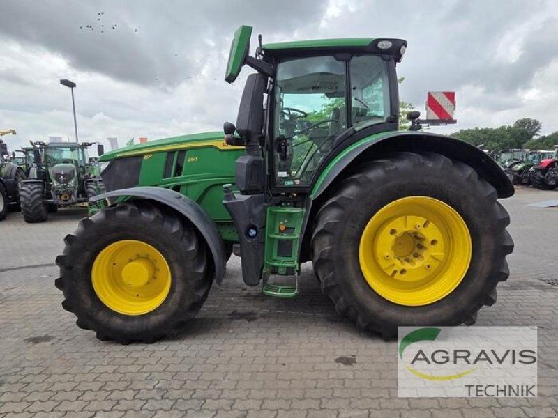 John Deere 6R 250