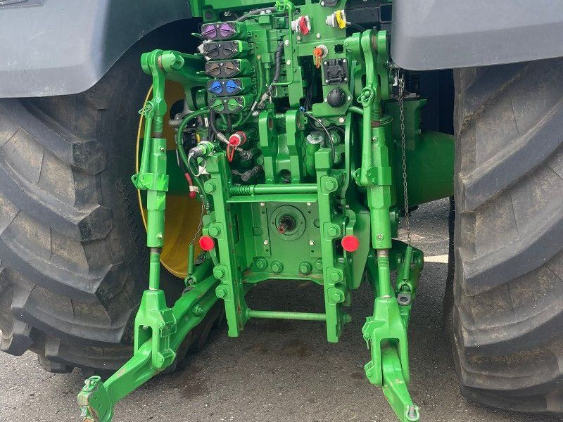 John Deere 7R310