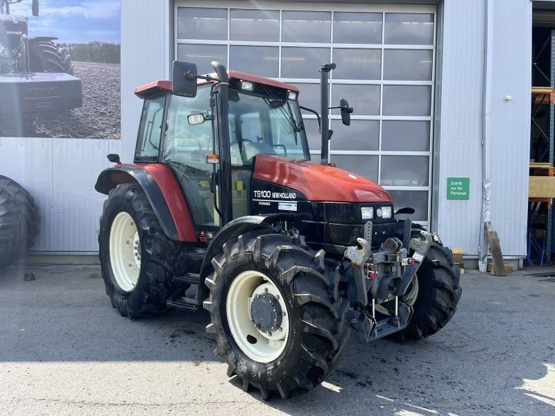 New Holland TS 100