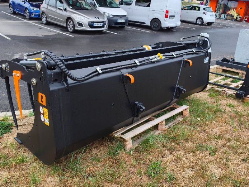 Quicke Multiservice M250