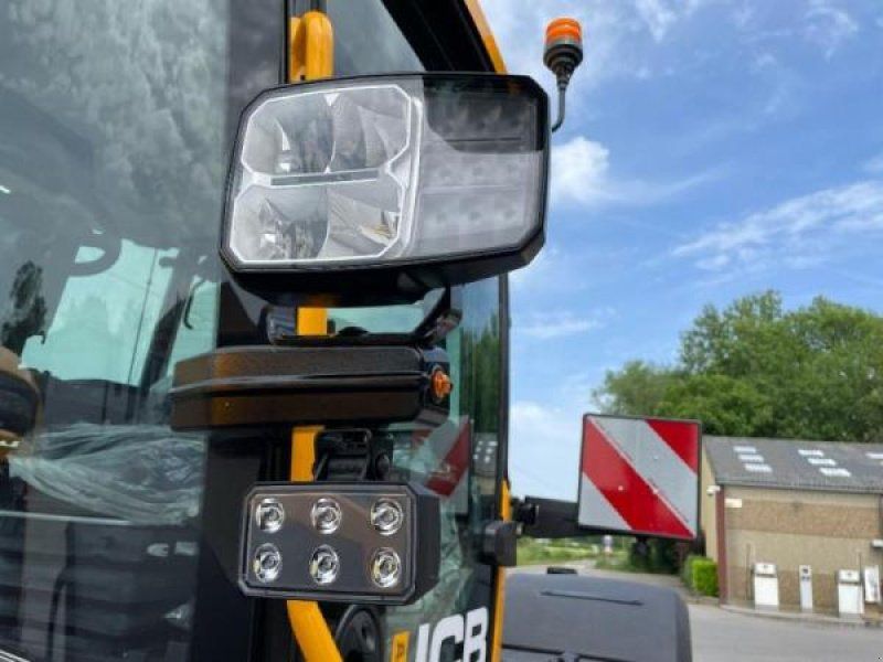 JCB Fastrac 6300