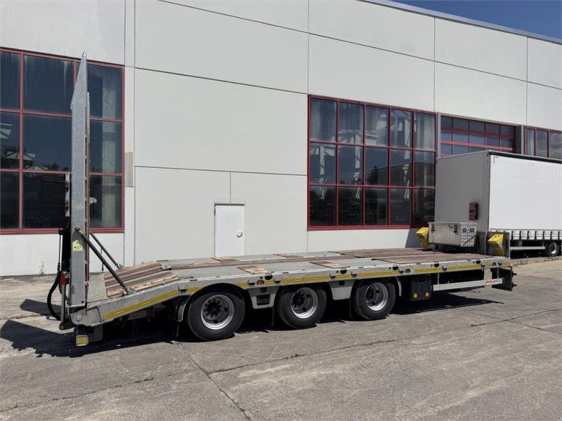 Möslein TTA33 Schwebheim 31 t Tridemtieflader, neuwertig