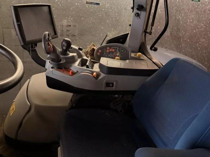 New Holland t7.275 hd