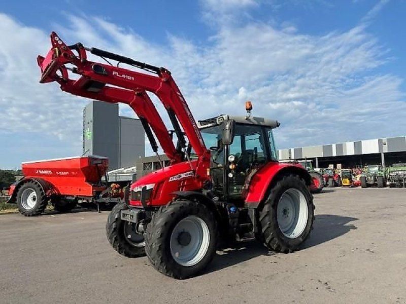 Massey Ferguson 5713 S Dyna 4