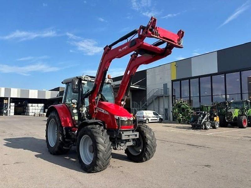 Massey Ferguson 5713 S Dyna 4