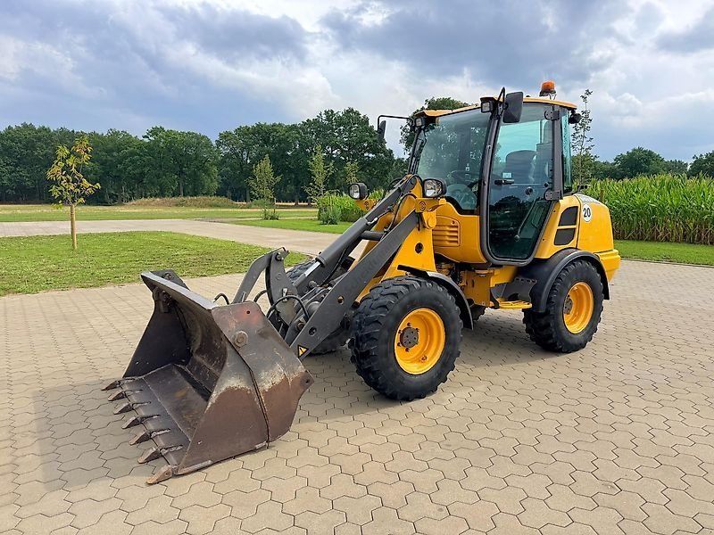 Volvo L25 F **BJ  nur 1495 Betr.-Std.**