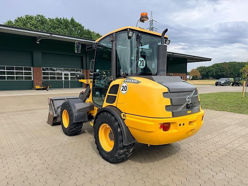 Volvo L25 F **BJ  nur 1495 Betr.-Std.**