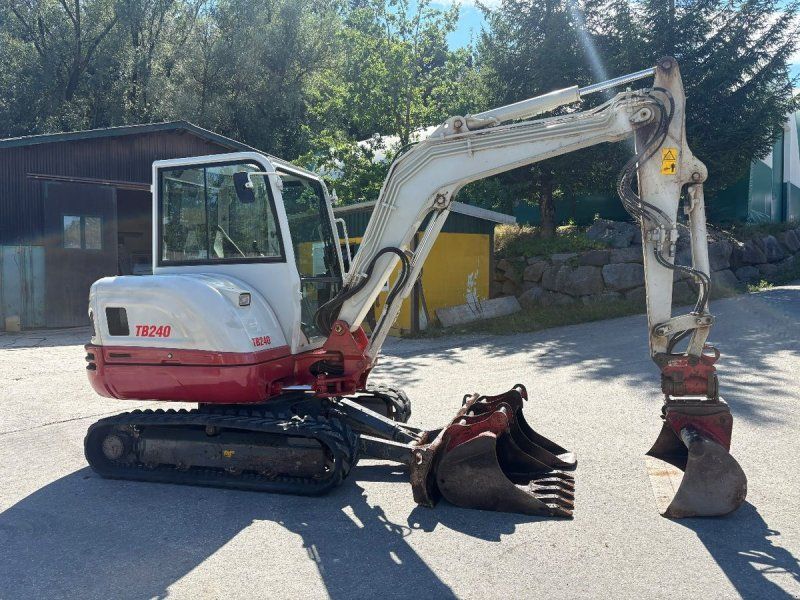 Takeuchi TB240