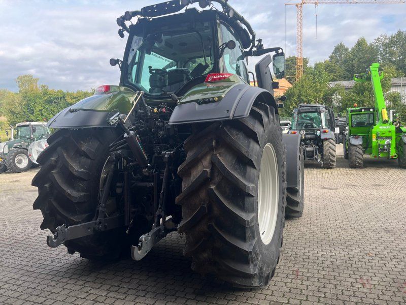 Valtra Q265 mit Rüfa und FK