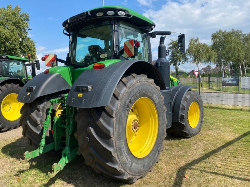 John Deere 8320R