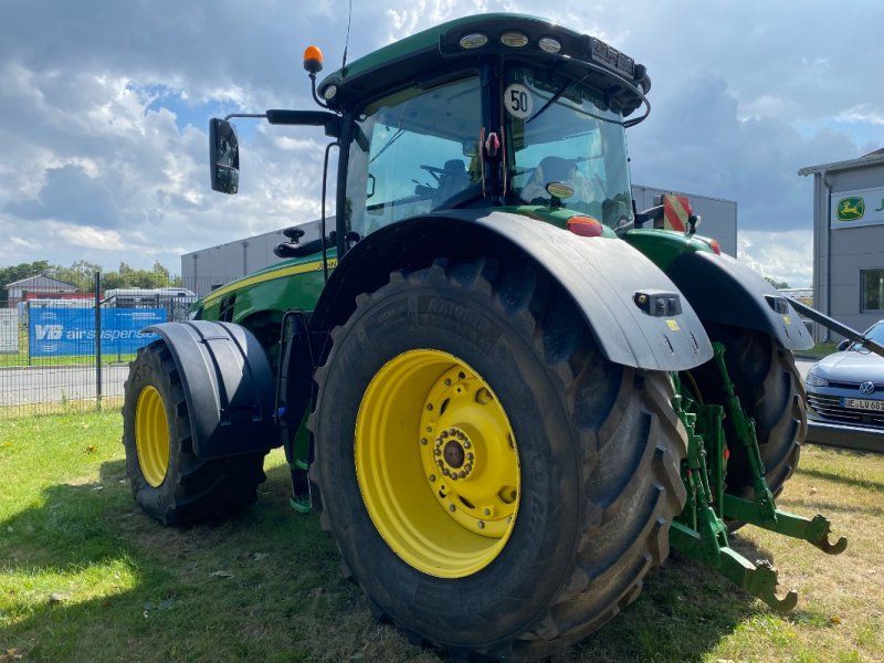 John Deere 8320R