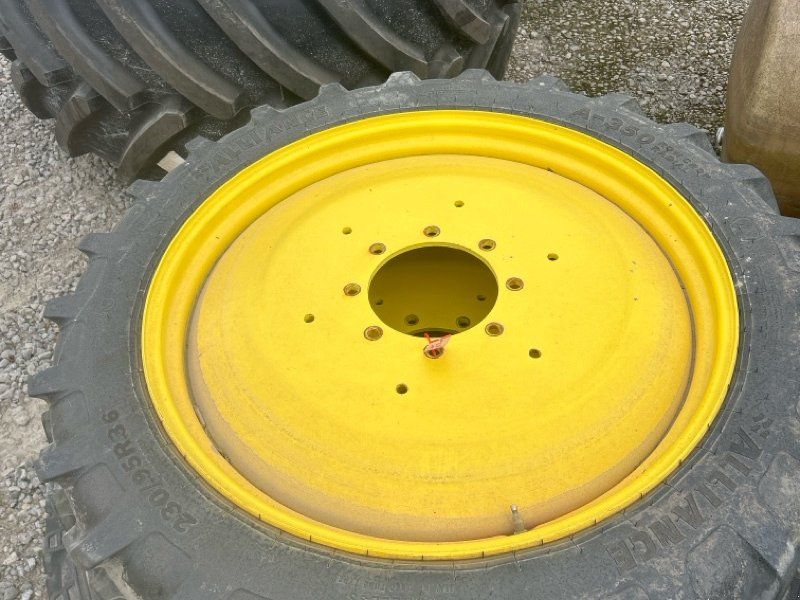 Alliance Komplettradsatz A-350 230/95R36