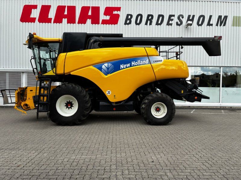 New Holland CR 9060