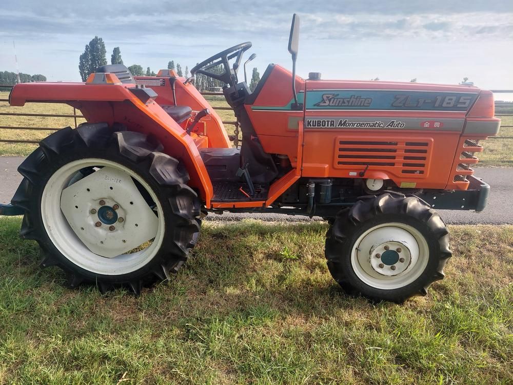 Kubota Sunshine L1-185 Four-Wheel-Drive Mini Tractor