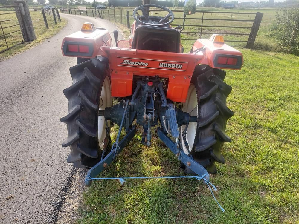 Kubota Sunshine L1-185 Four-Wheel-Drive Mini Tractor