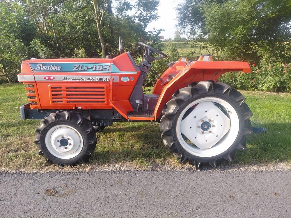 Kubota Sunshine L1-185 Four-Wheel-Drive Mini Tractor