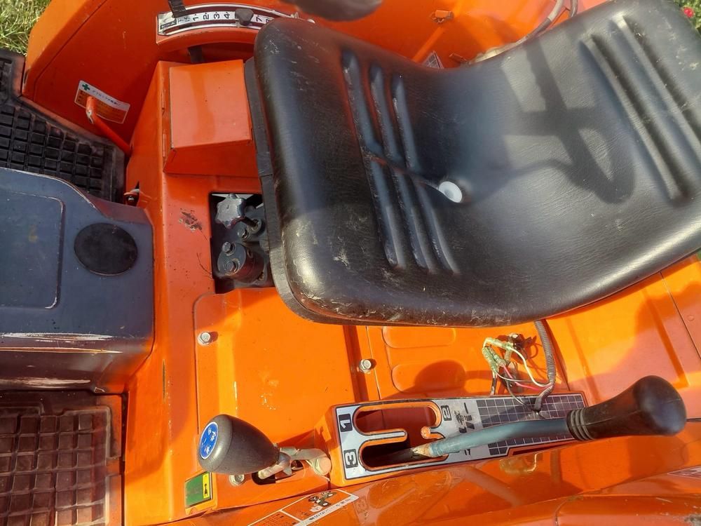 Kubota Sunshine L1-185 Four-Wheel-Drive Mini Tractor