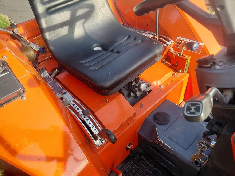 Kubota Sunshine L1-185 Four-Wheel-Drive Mini Tractor