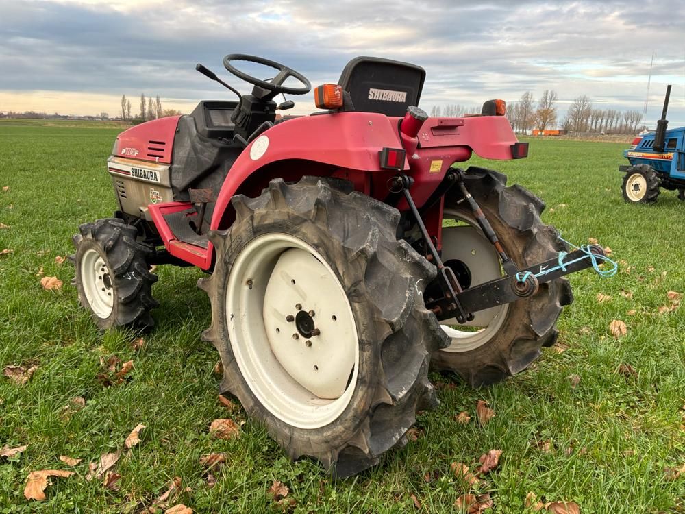 Shibaura P185F Minitraktor mit Allradantrieb