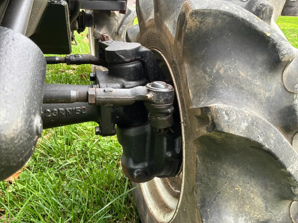 Shibaura P185F Minitraktor mit Allradantrieb
