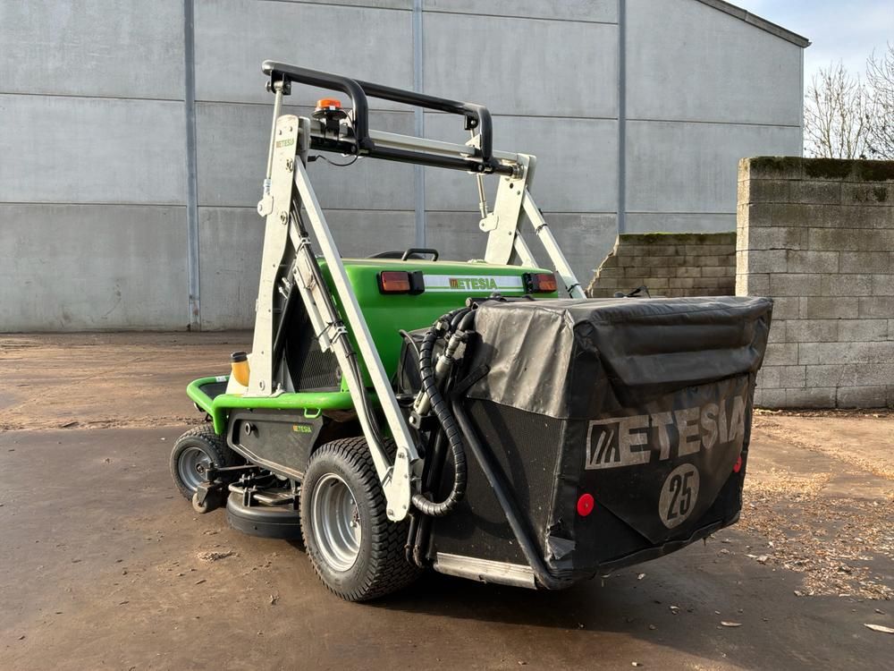 2021 Etesia Hydro 124D zitmaaier