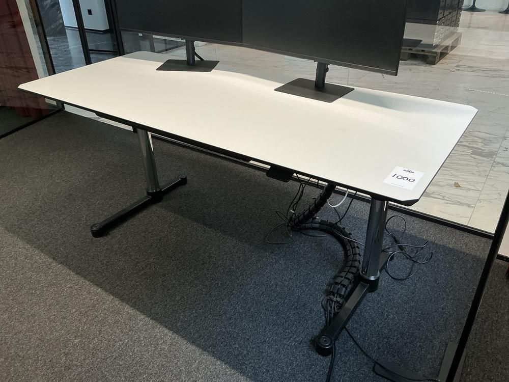 2023 USM Haller Kitos M Height-adjustable desk