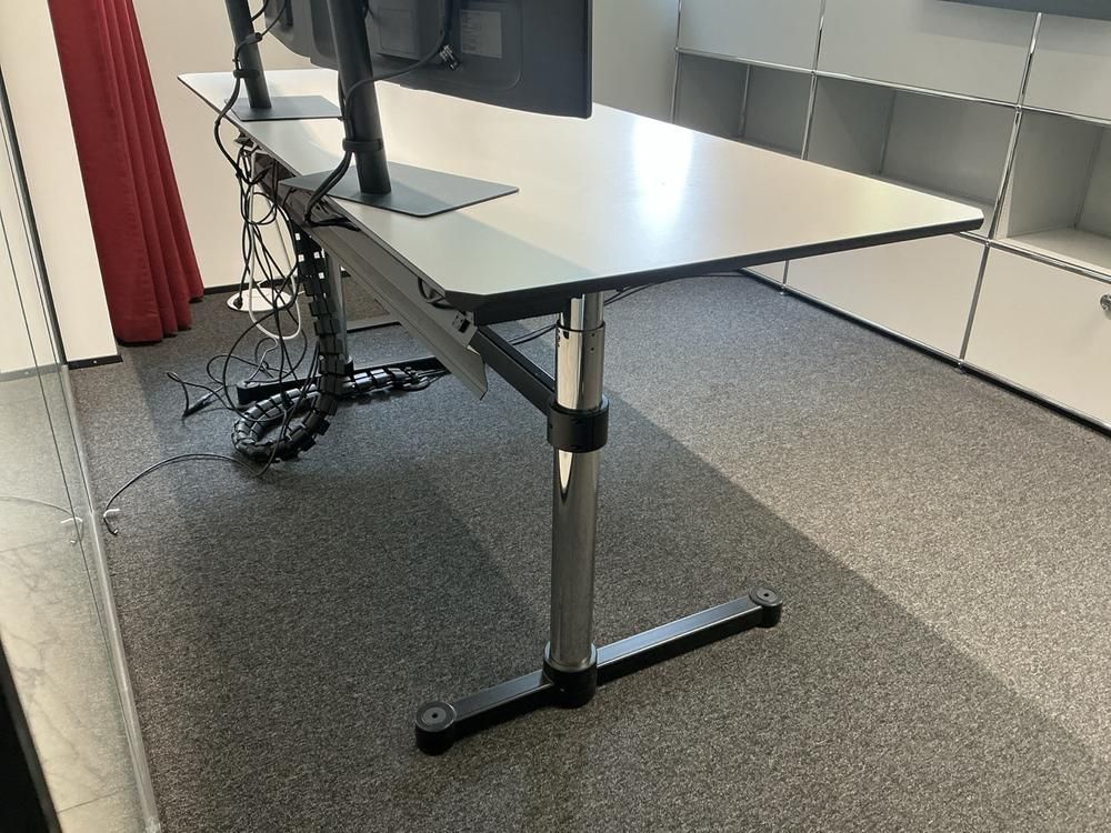 2023 USM Haller Kitos M Height-adjustable desk